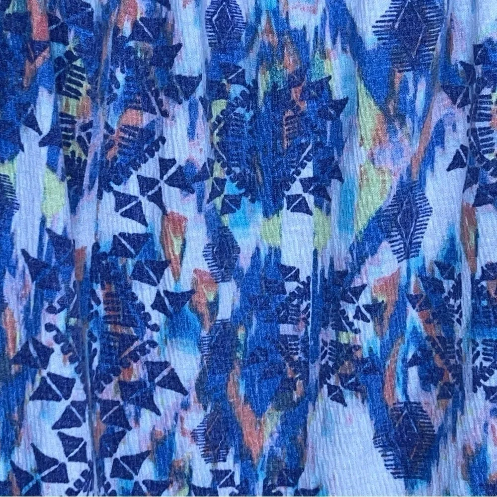 LARGE SIGNATURE STUDIO BLUE TRIBAL GEOMETRIC EMBROIDERED ACCENT TOP